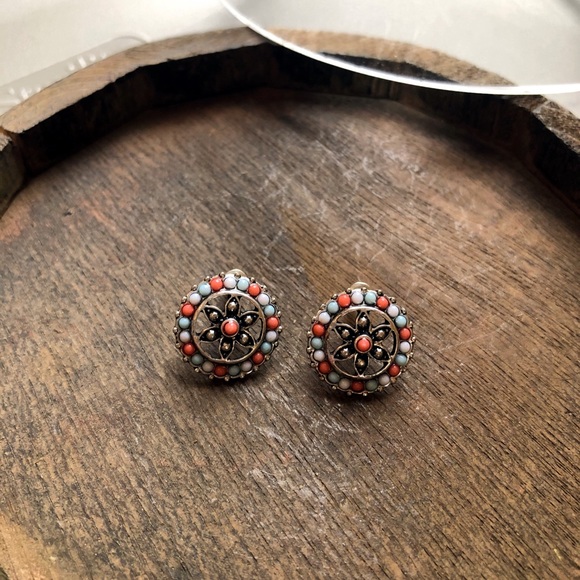 Jewelry - Earrings